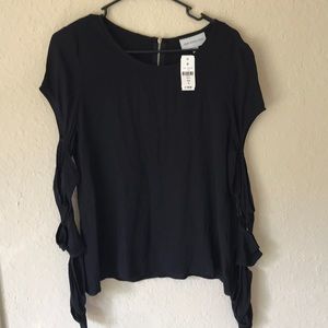 Lf top with cut our sleeves NWT